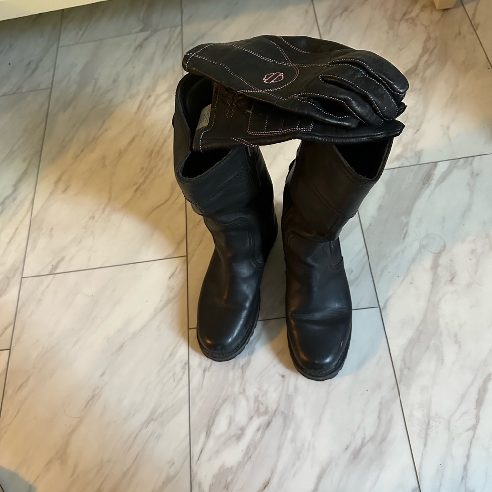 Harley-Davidson Black Boots and Gloves Set
